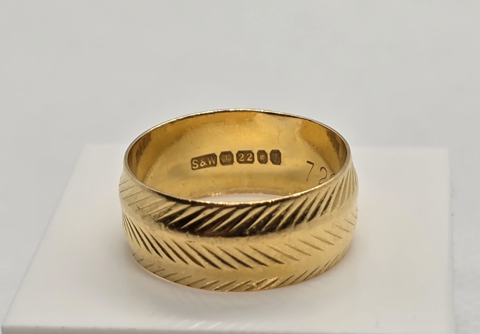 Solid 22ct Yellow Gold Patterned Wedding Band Rin… - image 1