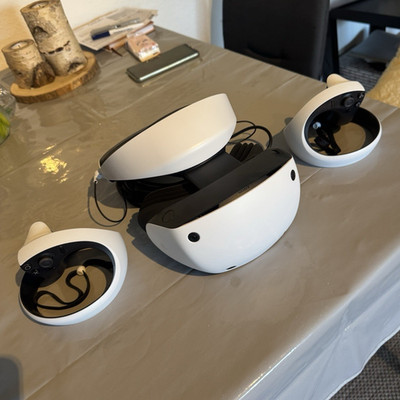 PlayStation VR2 Headset mit Controllern