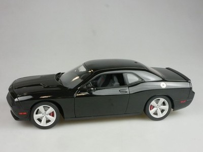 ACME 1/18 2010 Dodge Challenger SRT8 George Washington Ed. schwarz 133311