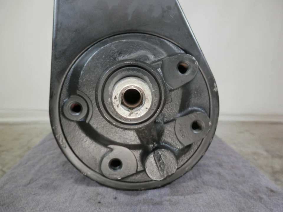 Bomba de dirección asistida Econoline Ford E-150 E-250 E-350 1984-1994 E3UZ3A674A Foto 2 de 4