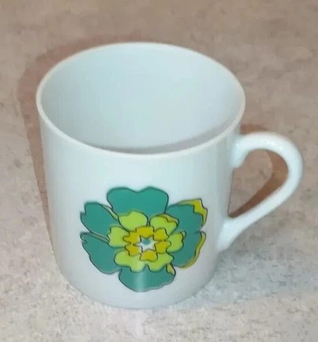Vintage Ceramic Green Yellow Daisy Mid Century Retro Coffee Tea Cup Mug Teal 