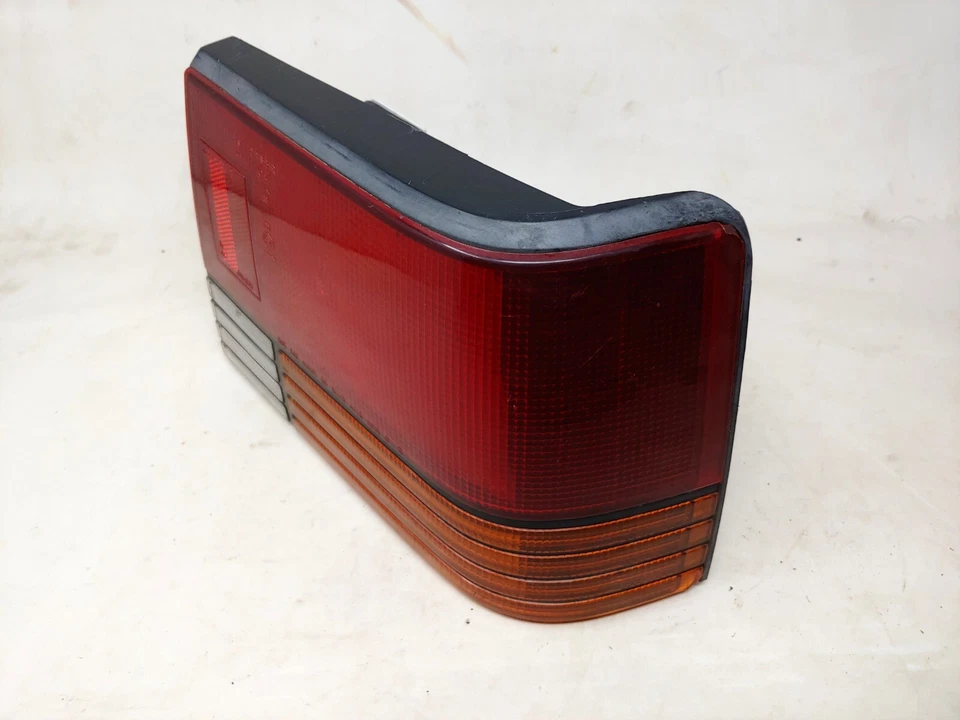 Luz trasera lateral derecha Chevrolet & Geo Spectrum 1987 1988 1989 OEM Foto 3 de 4