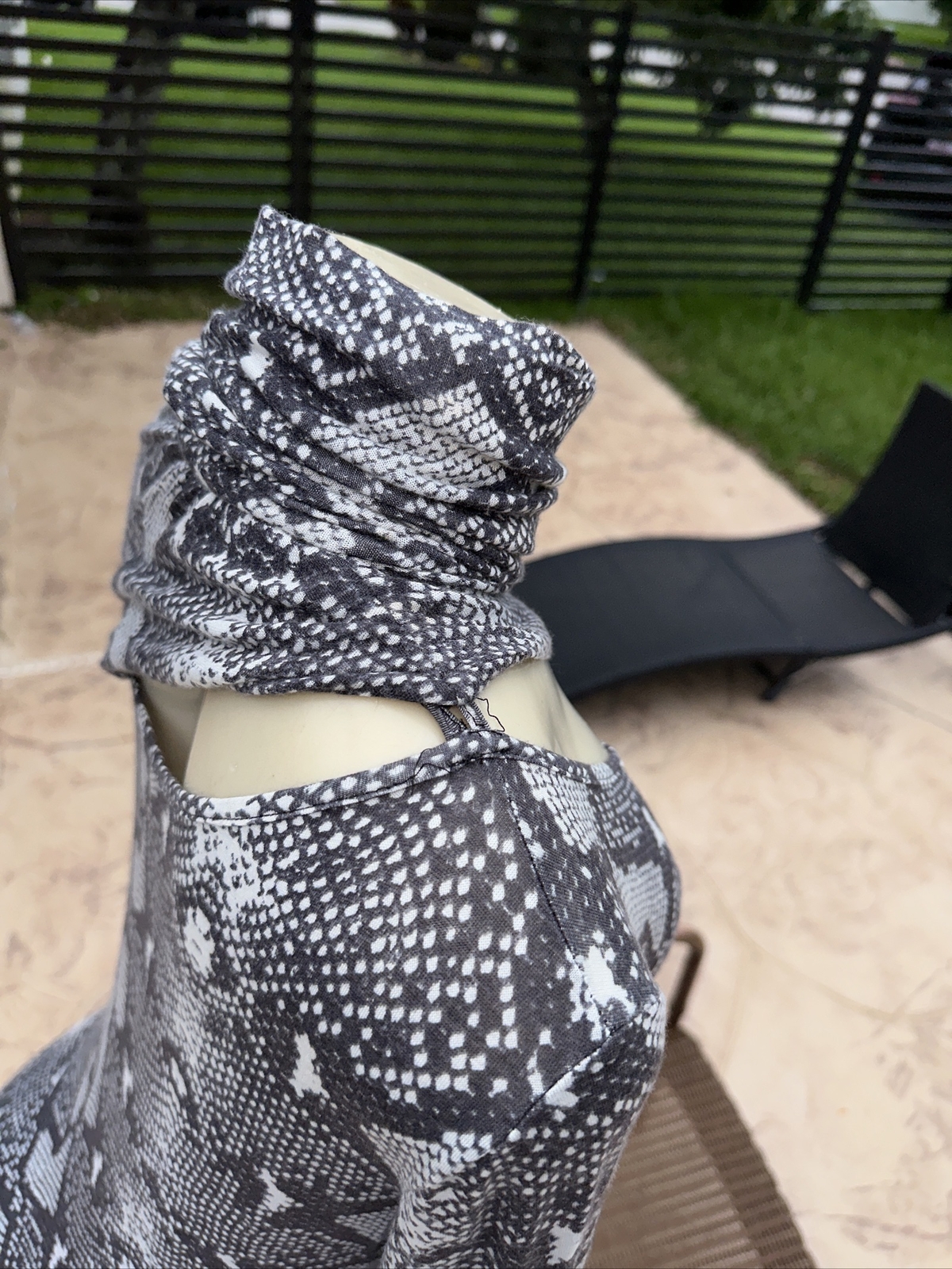 PIERRE BALMAIN PYTHON PRINT SLIT NECK DETAIL STRE… - image 11