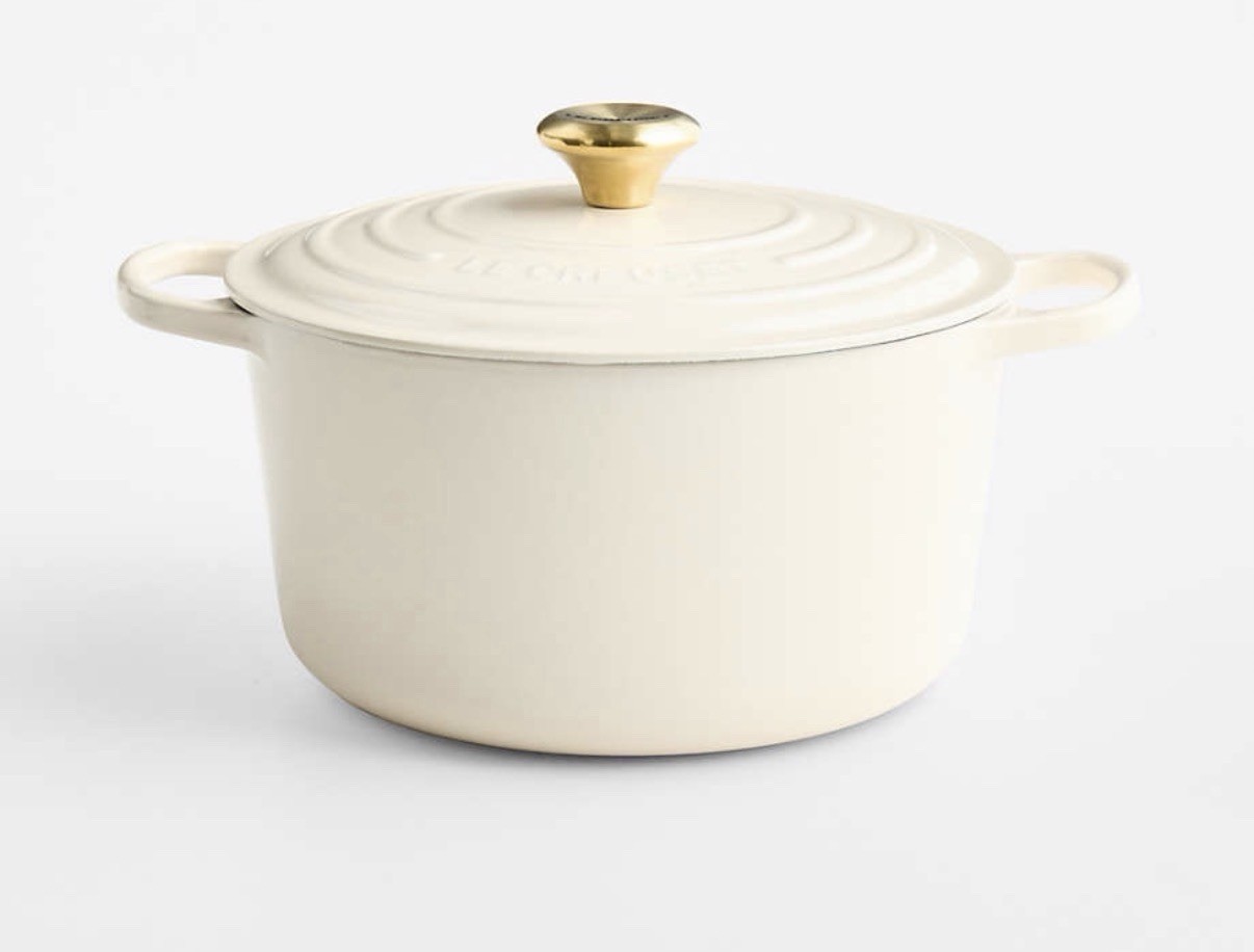 Le Creuset Signature 6.5-Quart Cream Dutch Oven