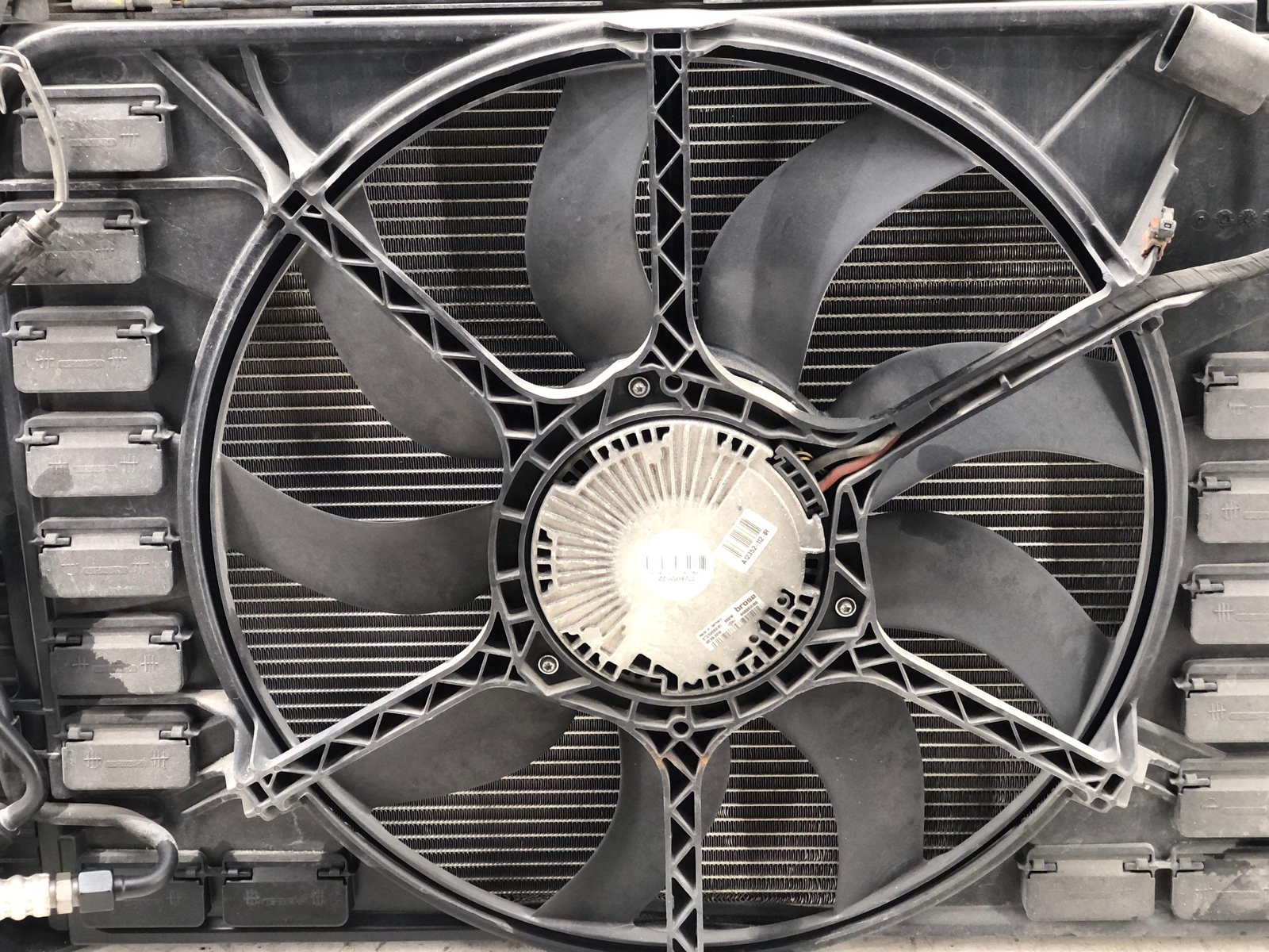 2006-2012 BENTLEY CONTINENTAL FLYING SPUR 6.0L RADIATOR COOLING FAN SUPPORT SET