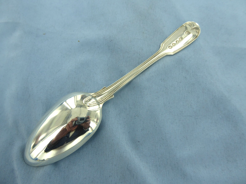AN ANTIQUE STERLING SILVER FIDDLE THREAD DESSERT SPOON. LONDON 1845. - Picture 2 of 11
