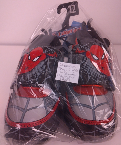 Superman Boys Light Up Sneakers Size 12 - New. (22) - Picture 11 of 13