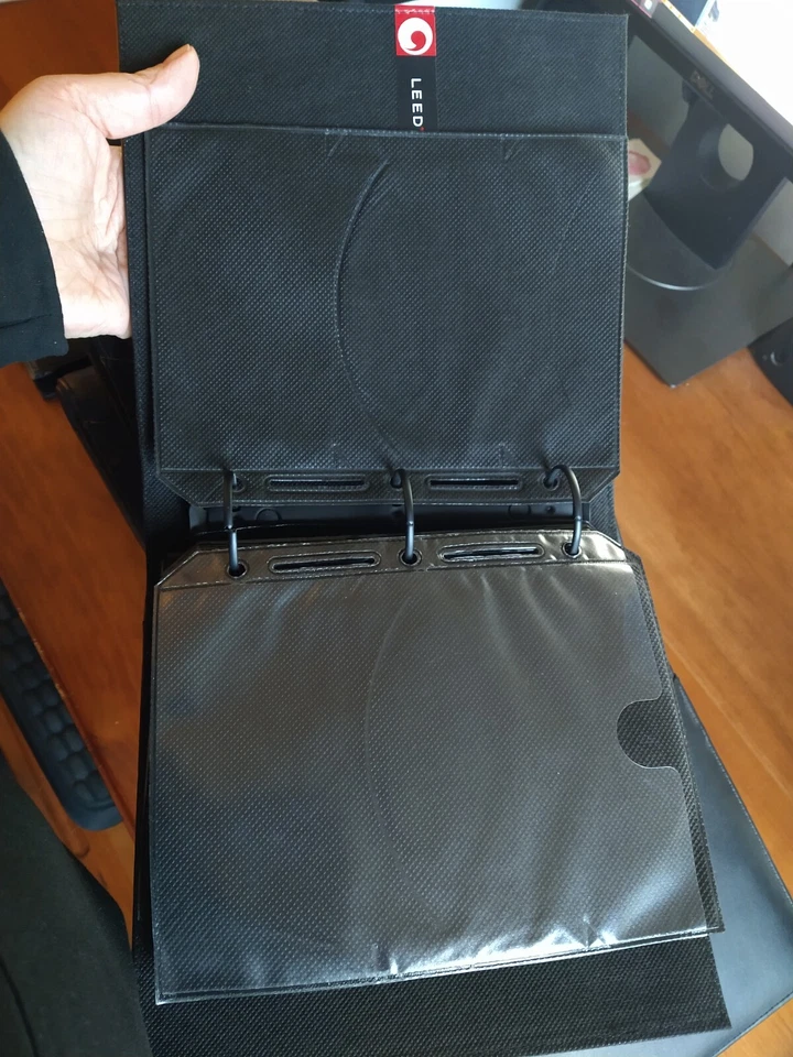 Lot of 8 bookshelf disc binders capacity 30/each Case Logic for Leeds EXC COND - Image 4 of 4