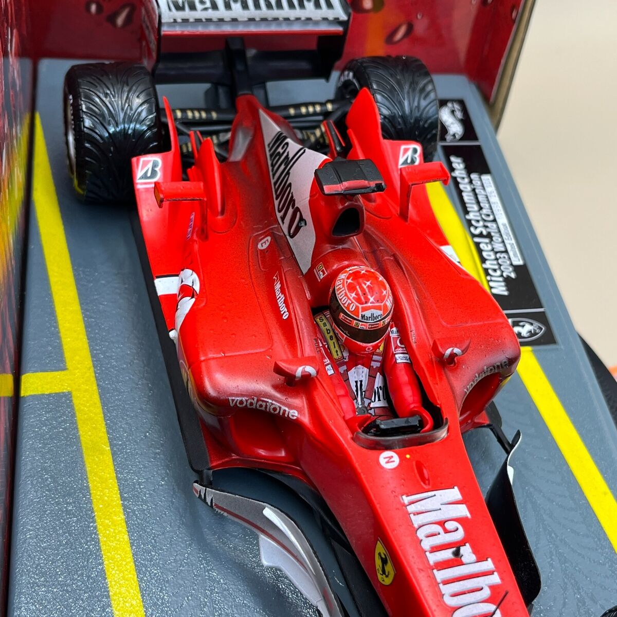 Hot Wheels 1/18 Ferrari F2003 Michael Schumacher #1 Champion Hot Wheels 1/18 Ferrari F2003 Michael Schumacher #1 Champion