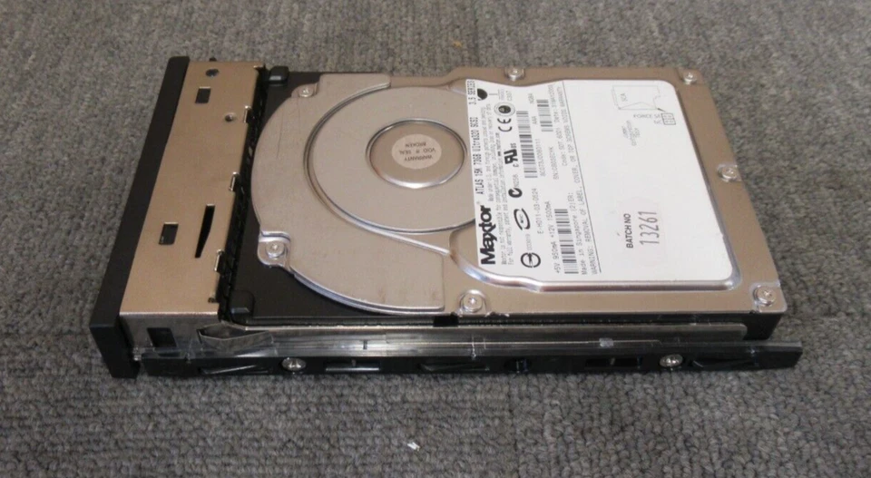 Maxtor 8C073J0 Atlas 15K 73GB 15000RPM U320 SCSI 80P 8MB 3.5" HotSwap Hard Drive - Image 4 of 4