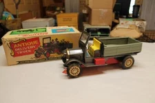 SSS Toys Japan S-1235 Tin Friction Motor Antique Delivery Truck w/ Original Box~