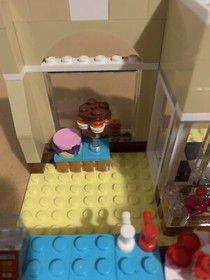 LEGO Friends Downtown Bakery (41006)