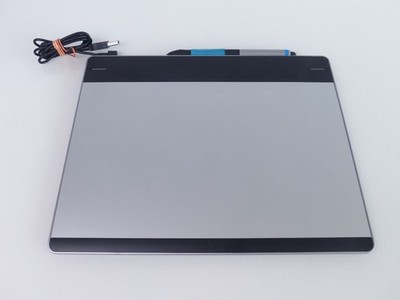 Wacom Intuos CTH-680 Grafiktablet Pen Tablet Pen & Touch Medium gebraucht #B