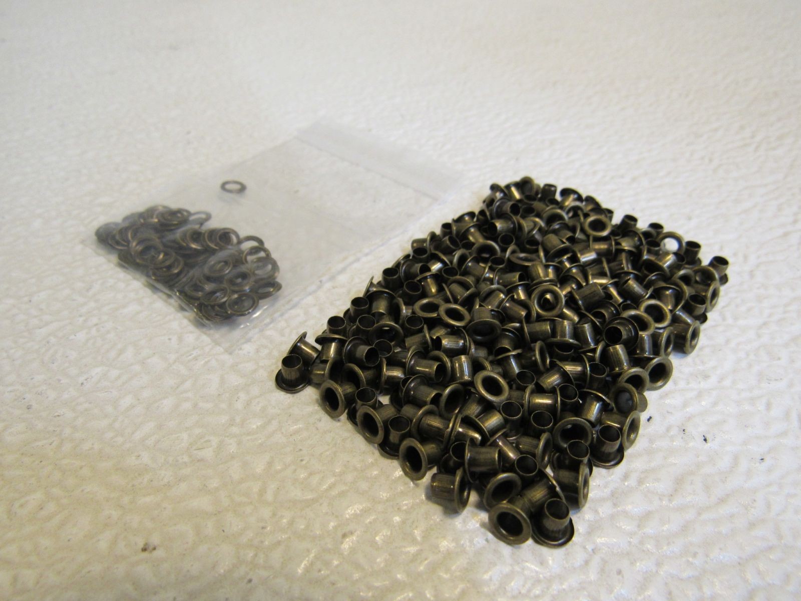 Standard Cylinder Shaped Hardware With O Rings 0.25in Bronze Metal