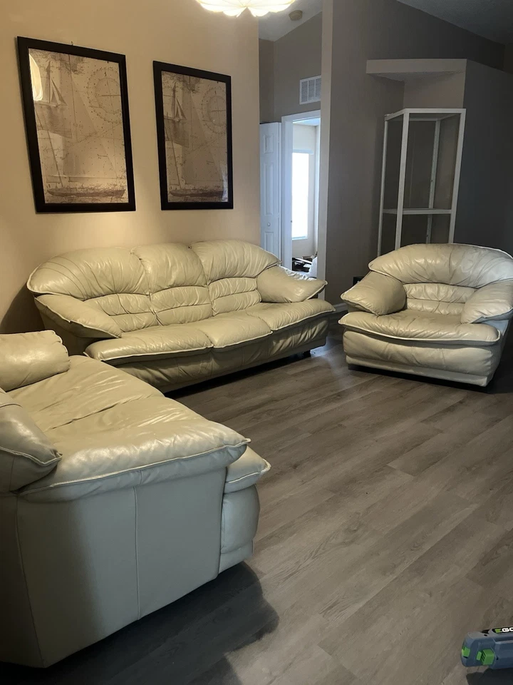 CREMA - CUERO REAL 3 Sofá Seccional Foto 3 de 4