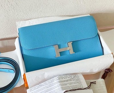 HERMES レザー編み込みヘアバンド 青と白 HERMES レザー編み込みヘアバンド 青と白 HERMES レザー編み込みヘア