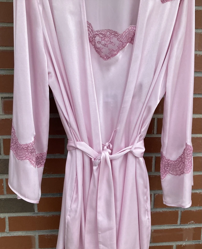 Juego de batas Lejaby Paris Chemise rosa satinado bordado talla L Foto 3 de 4