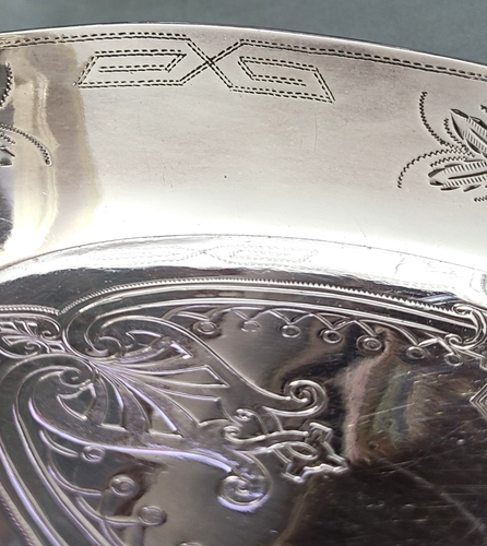 Antique Simpson Hall Miller & Co silverplate bride's basket, profile medallions - Picture 13 of 24