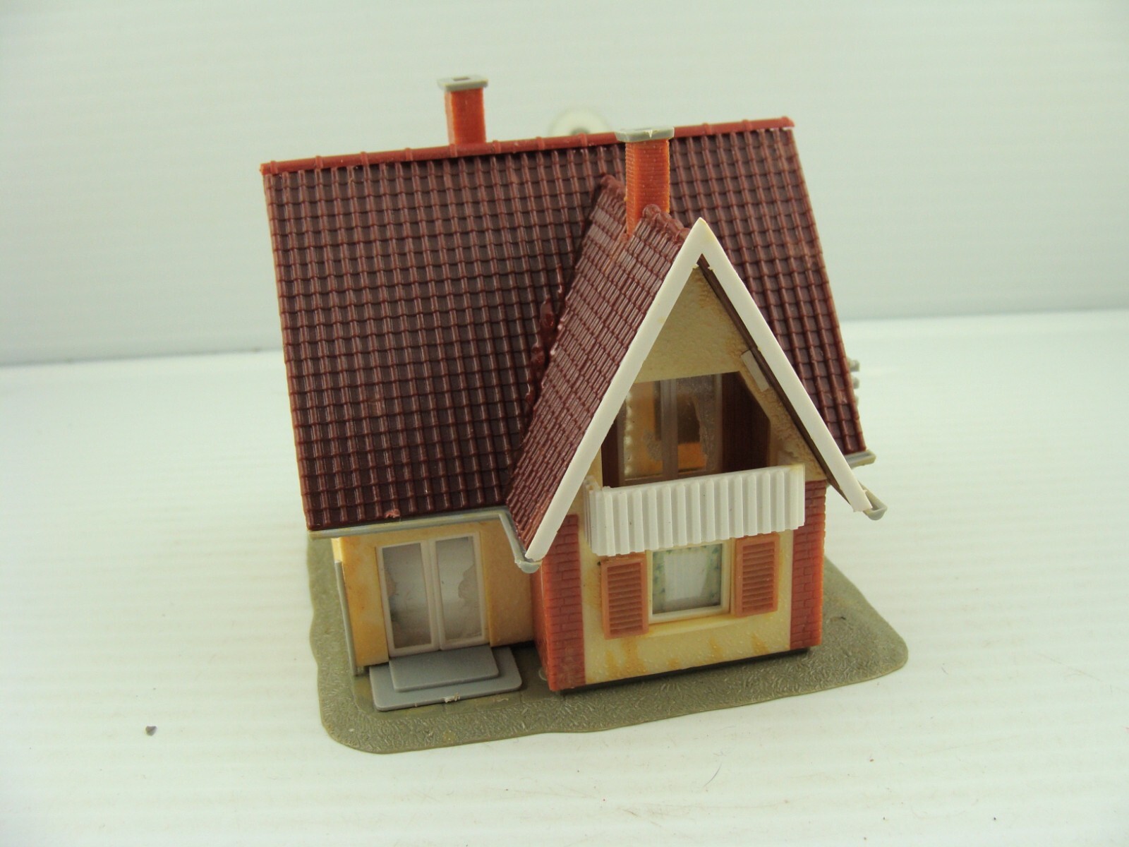 HO Scale Vintage Fully Assembled House # 5