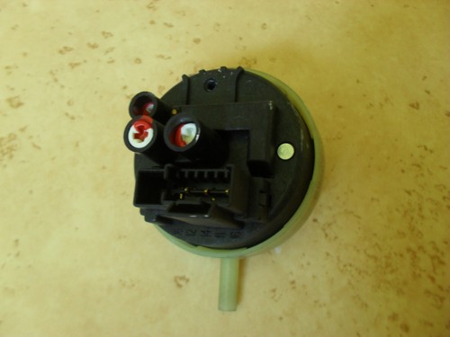 Indesit/Hotpoint Waschmaschine DRUCKSCHALTER - Teilenummer J00162478