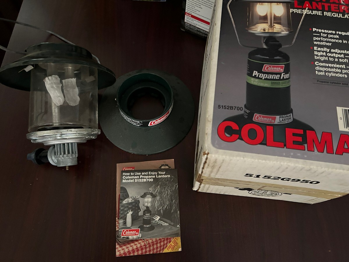 Vintage Coleman Propane Two Mantle Lantern 5152B700.Preowned See
