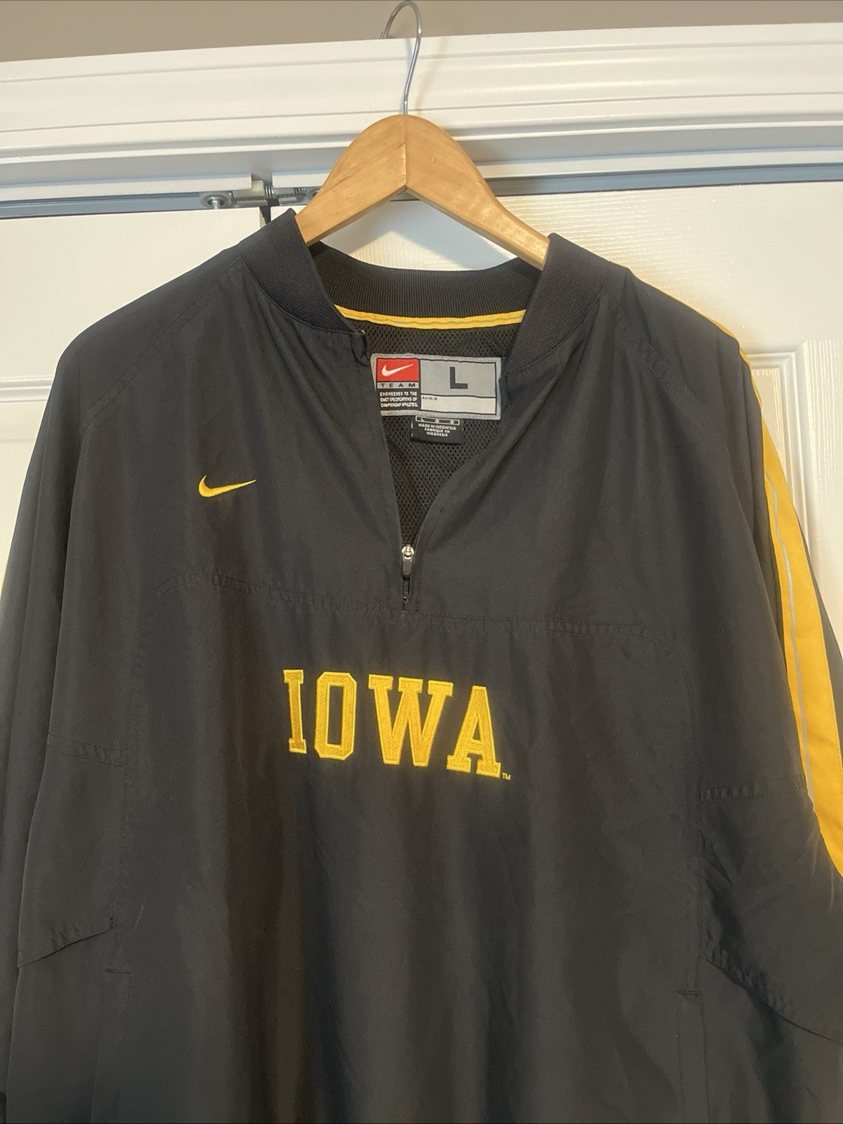 SACAI X NIKE Nike Authentic Iowa Hawkeyes nero 1 4 zip pullover giacca a vento uomo taglia large