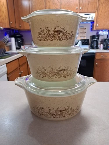 Set of 3 Vintage Pyrex Forest Fancies Mushroom Cinderella Mixing Nesting Bowls