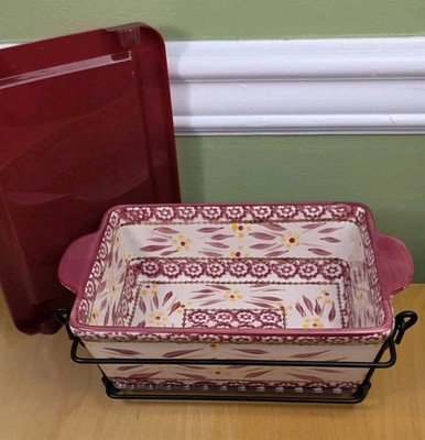 Temp-tations Old World Cranberry Rectangular Baker 1.5 qt. Metal Rack Trivet Lid