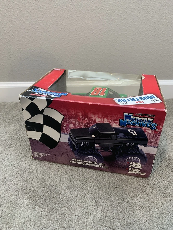 Rare Action Muscle Machines 18 Interstate Batteries Nascar Monster Truck 1:24 - Image 3 of 4