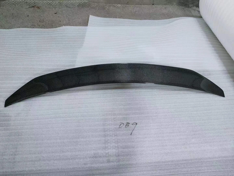1PC Alerón de maletero trasero de fibra de carbono real para Aston Martin DB9 DBS 2005-2016 Foto 2 de 4
