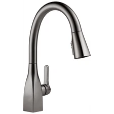 Delta Mateo Pull-Down Kitchen Faucet Black Stainless-Certified Refurbished