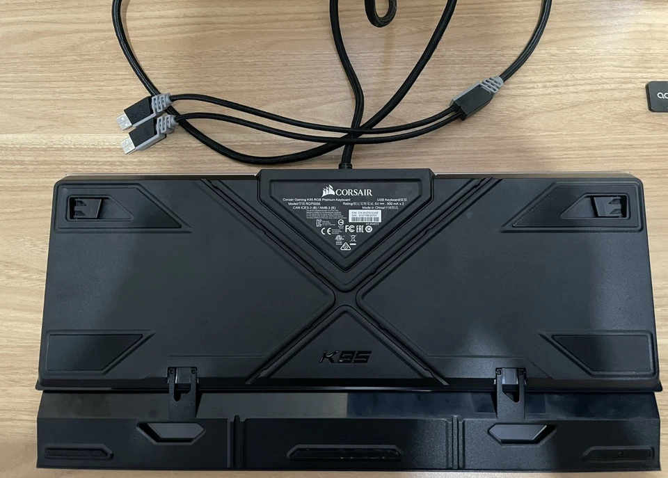 Corsair K95 RGB PLATINUM Mechanical Gaming Keyboard - Image 4 of 4