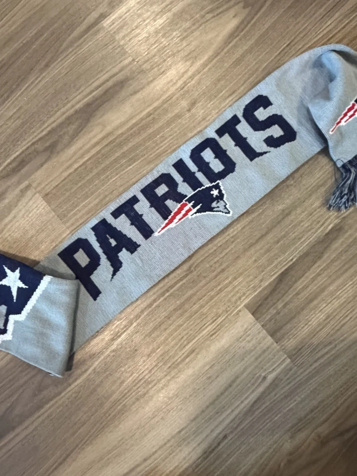 Forever Collectibles Adulto Bufanda Chal Azul Talla Única New England Patriots Flecos Foto 4 de 4