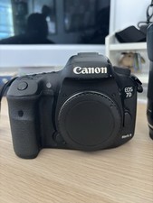 Canon EOS 7D Mark II Digital camera + 3x batteries + carry bag + micro sd