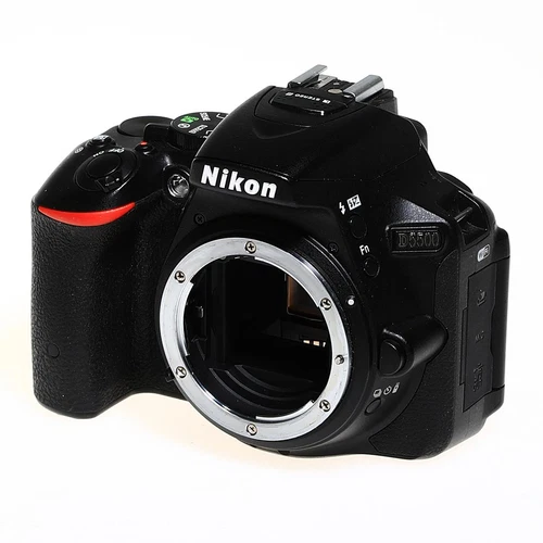 Nikon D5500 schwarz gebraucht Zustand: Sehr Gut - Bild 1 von 5