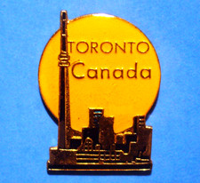 TORONTO - SKYLINE & CN TOWER - ONTARIO - CANADA - VINTAGE LAPEL PIN - HAT PIN