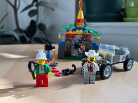 LEGO Adventurers: Spider's Secret 5936  great condition  Complete. 3 minifigures