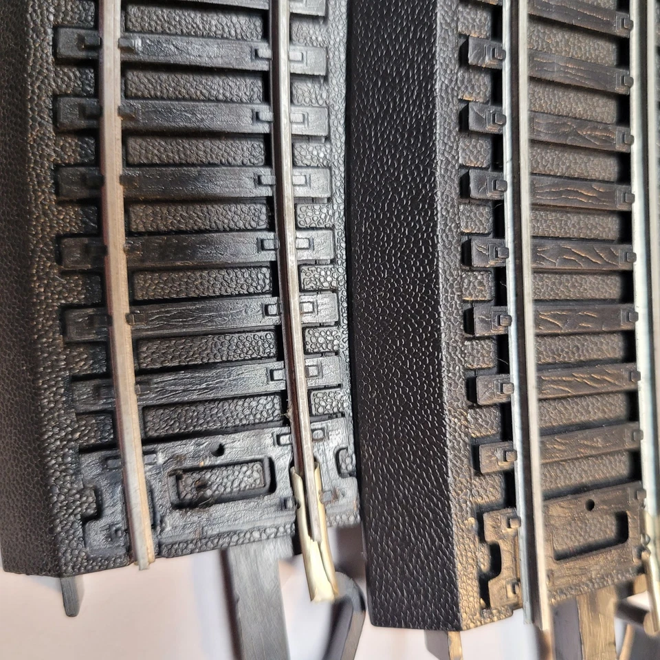 Bachmann EZ Track ho Scale Curved Rails #92124 Lot Of 5 - Image 3 of 4