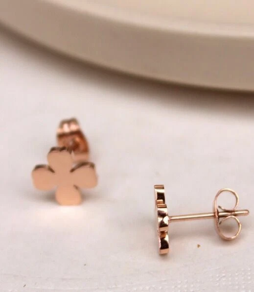 Mujeres Niña Oro Rosa 18K Lindos Cuatro Hojas Flor de la Suerte Pendientes Regalo Foto 4 de 4