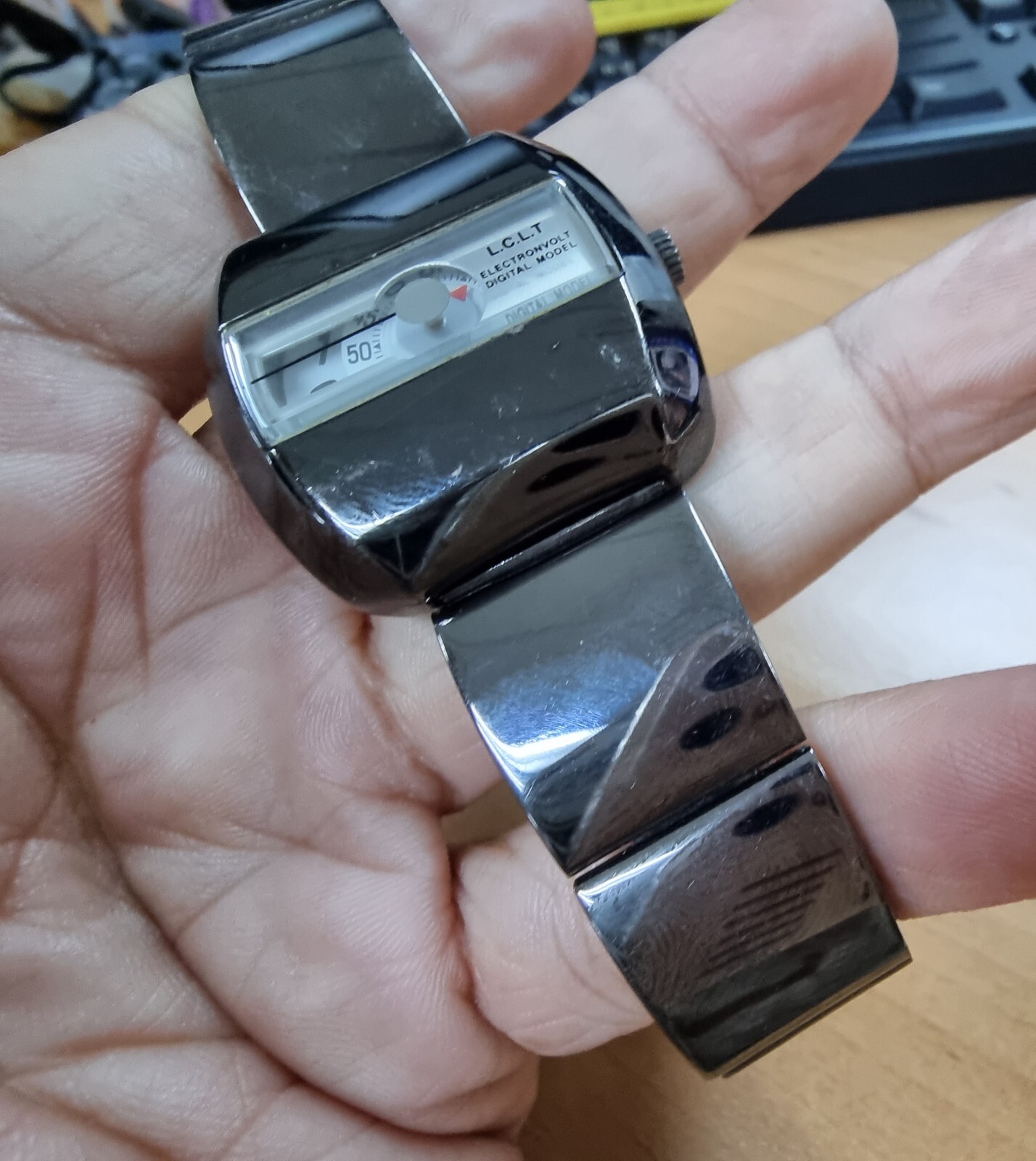 L.C.L.T electronvolt Digital Model Jumping Hour  … - image 13