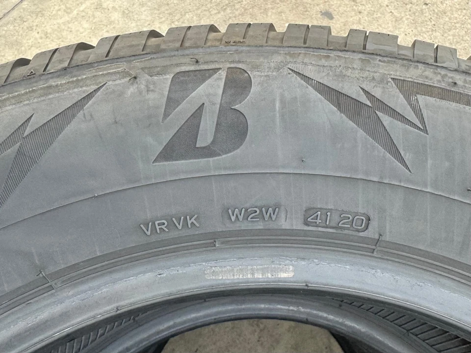 4 PNEUMATICI SEMINUOVI BRIDGESTONE BLIZZAK LM005 235/65R18 110H GOMME USATE - Bild 4 von 4