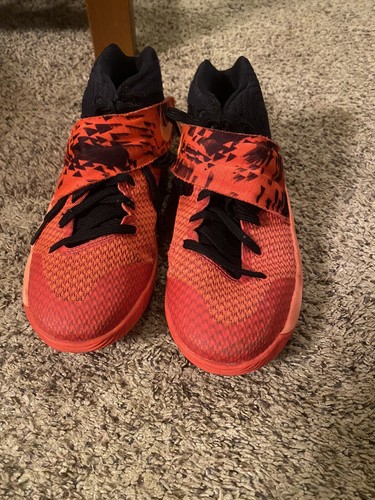 2015 Nike Kyries “Infernos” Bright Orange Shoes Sz. 6Y 826673-680 - Picture 3 of 7
