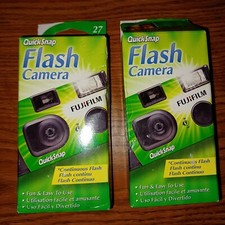 Fujifilm Quicksnap Smart Flash 35mm Single Use Film Cameras Qty 2 EXPIRED 4/19