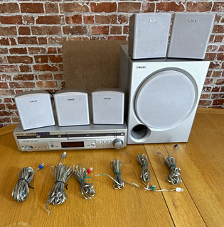 Sony DAV D150G 5.1 450W Home Theatre System DVD/VCR w/ Speakers Subwoofer Silver