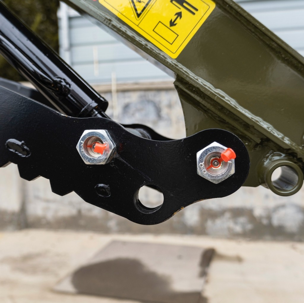 FREE SHIP Mini Excavator 1.3 Ton 22.1hp Mini Digger Crawler Gas HONDA EPA Engine