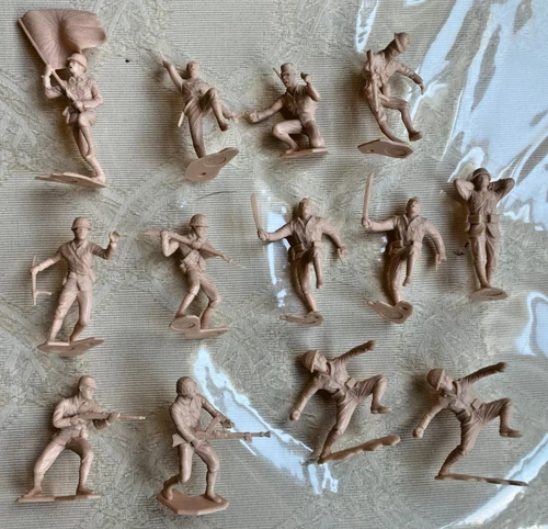 Vintage 1963 Marx 13 Tan 54MM Japanese Soldiers - 11 Different Poses