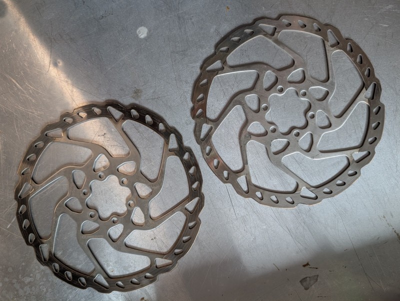 2x Shimano SM-RT66 180mm Disc Brake Rotors with rotor bolts