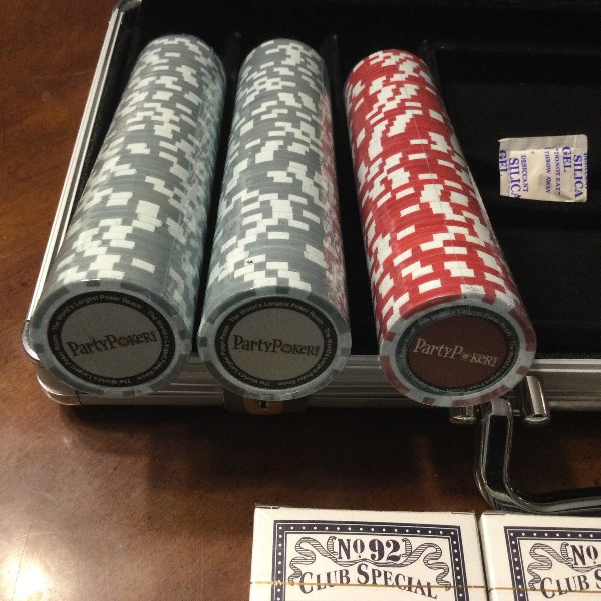 【希少】PokerStars チップセット(中古) Amazon.co.jp: 本物 激レア POKERSTARS ポーカースターズ チップ