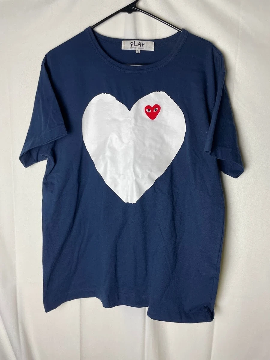 Comme des Garcons Play Men s Short Sleeve T Shirt White Heart Navy