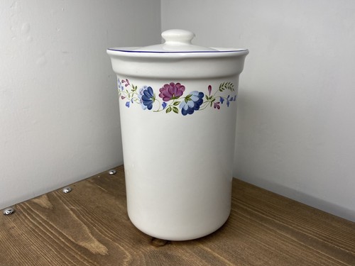 Large bhs priory white , purple & blue floral ceramic pasta pot / jar with lid - Picture 5 of 12
